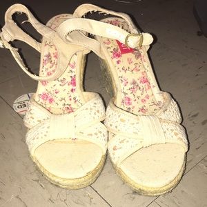 floral beige wedges